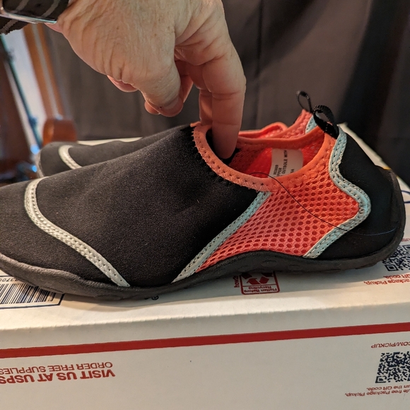 Sun & Sky pink and black size medium (7-8) stretch neoprene water shoes new - Picture 5 of 8